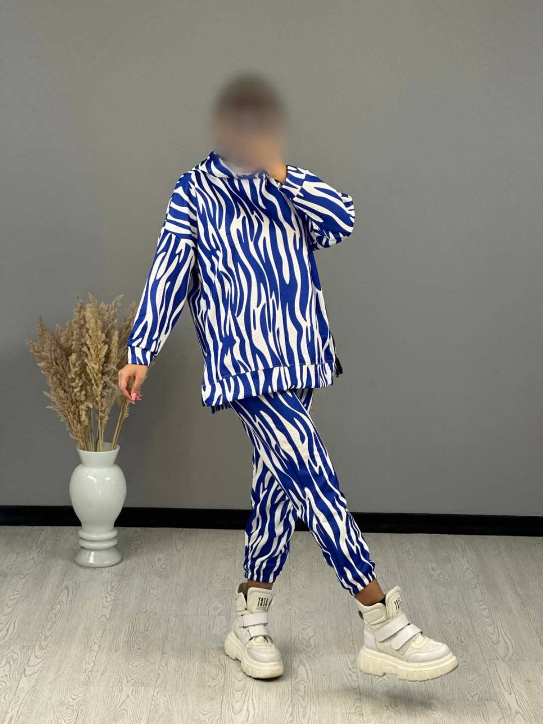 Point Blur_Dec182022_222455