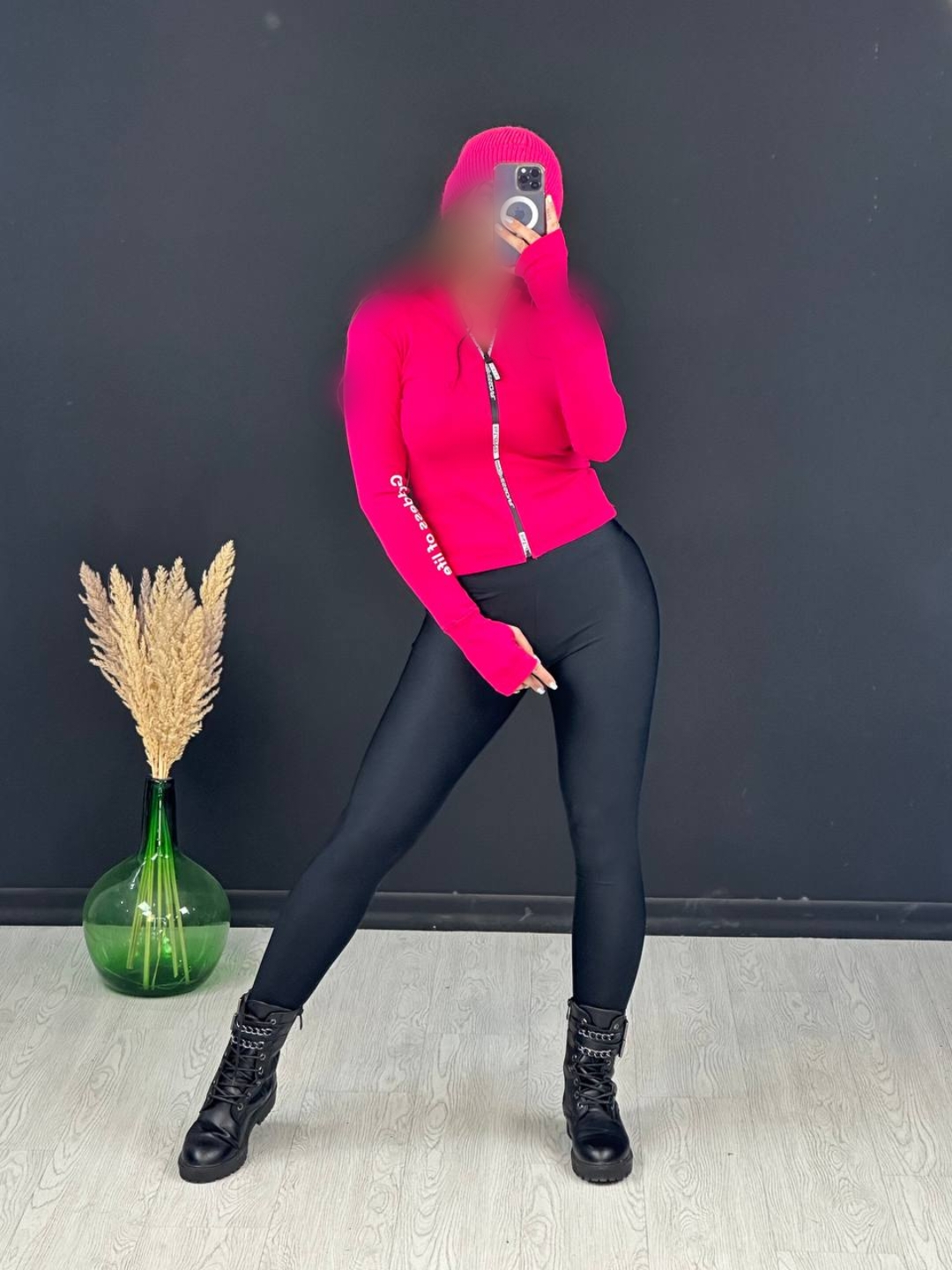 Point Blur_Dec032023_221743