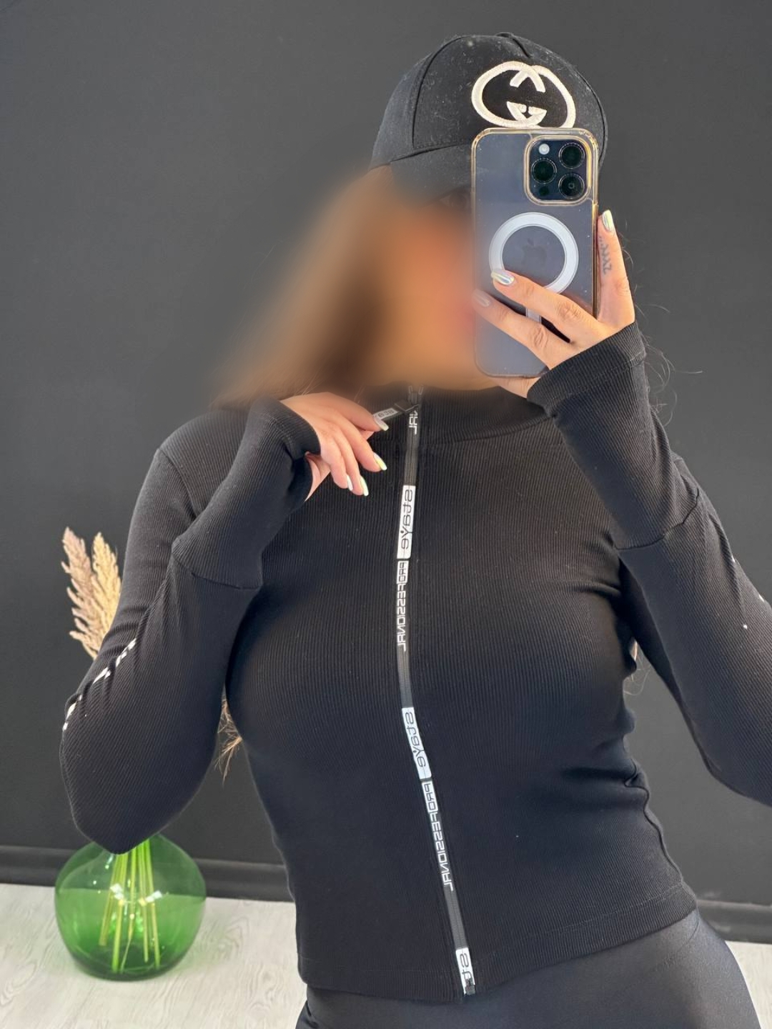 Point Blur_Dec032023_221836