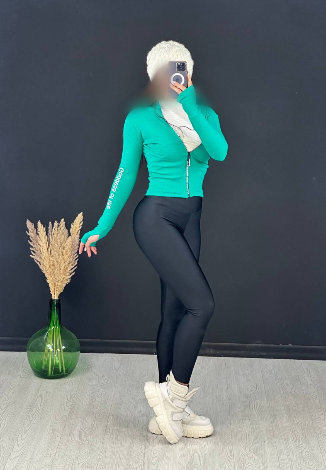 Point Blur_Dec032023_221935