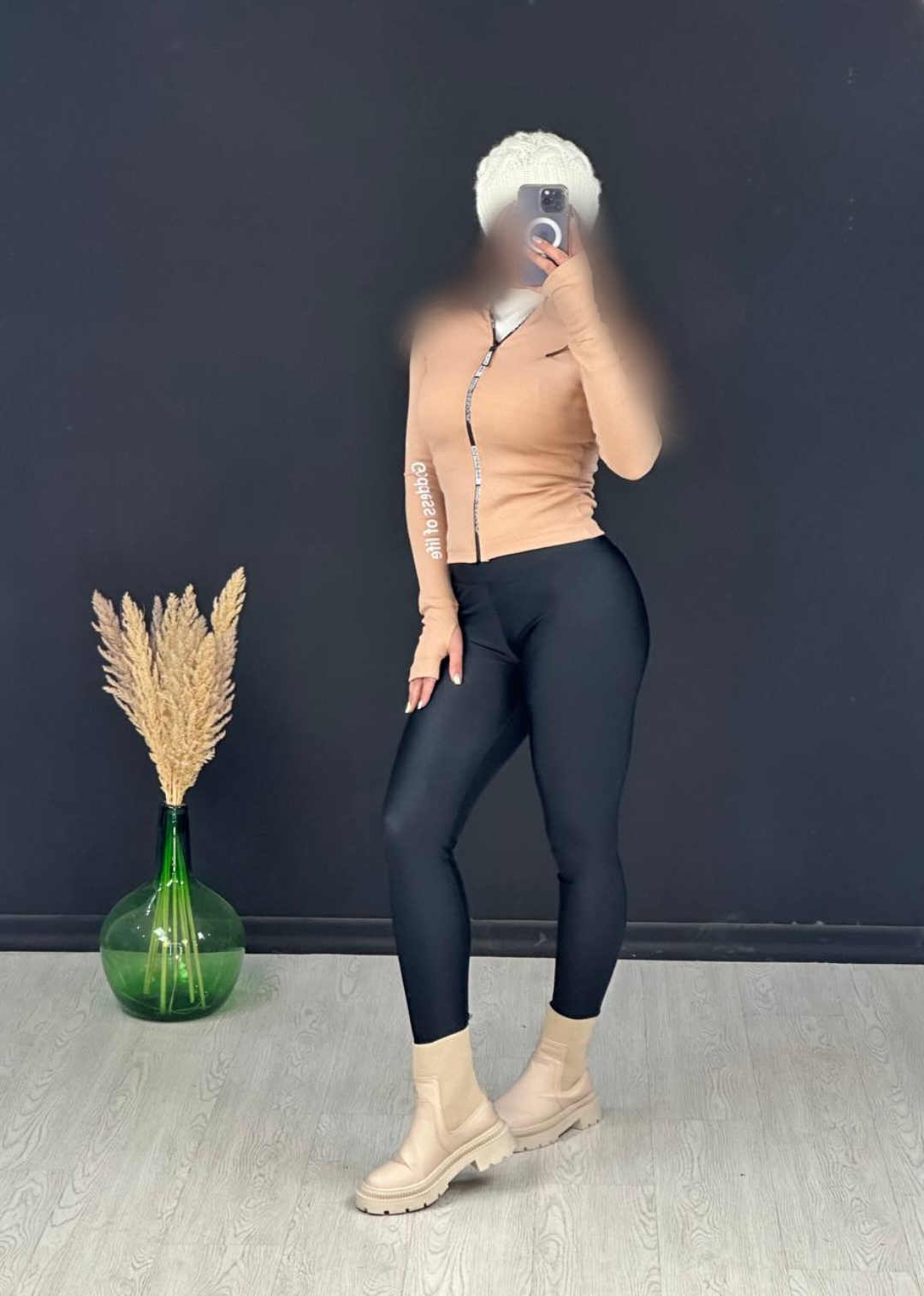 Point Blur_Dec032023_221958