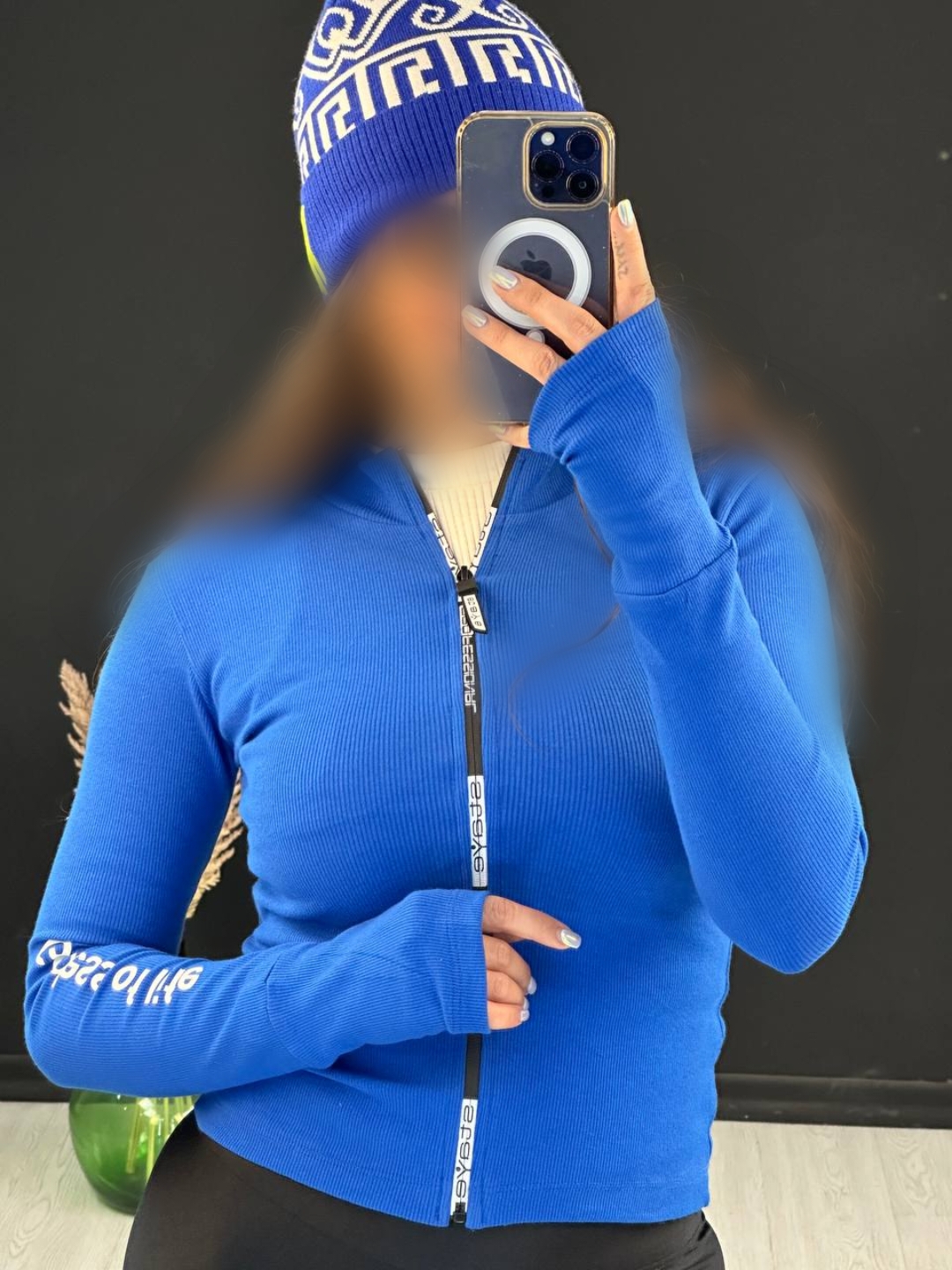 Point Blur_Dec032023_222053