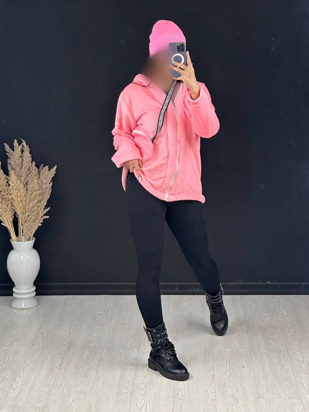 Point Blur_Dec152023_223443