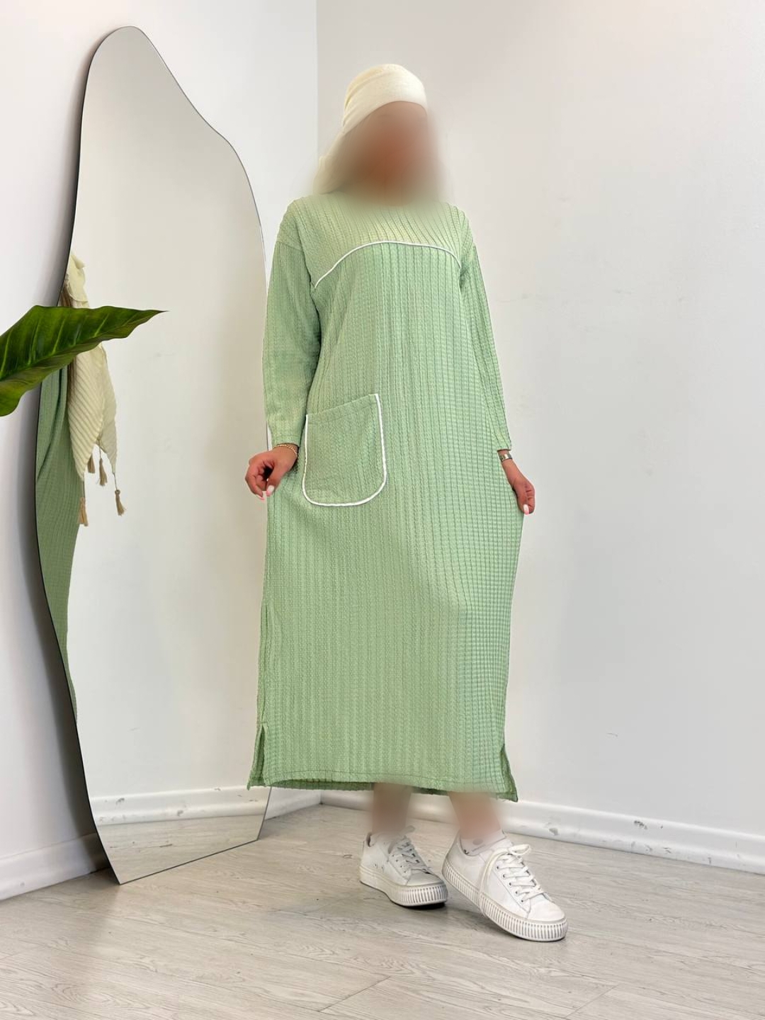 Point Blur_Mar312024_222933