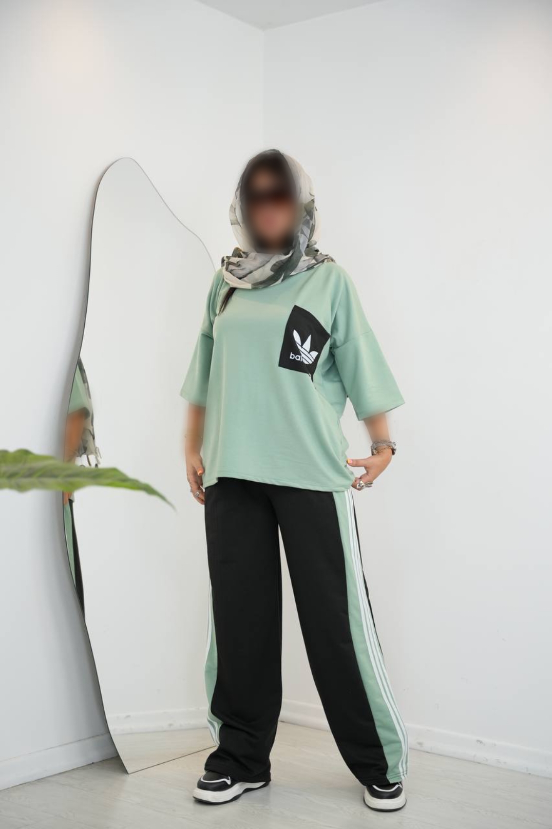 Point Blur_Aug242024_220456